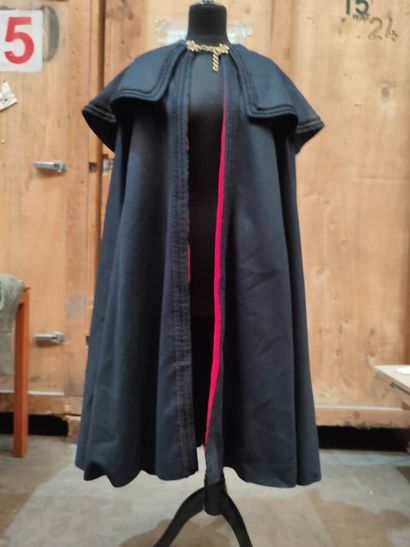 Set of coats including: 
- AQUASCUTUM check...