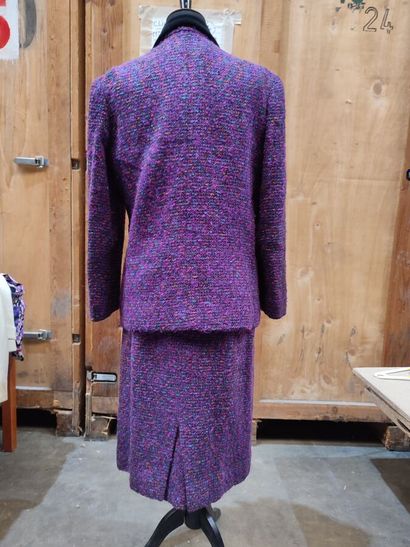 CARVEN
Outfit in purple fabric with jacket...