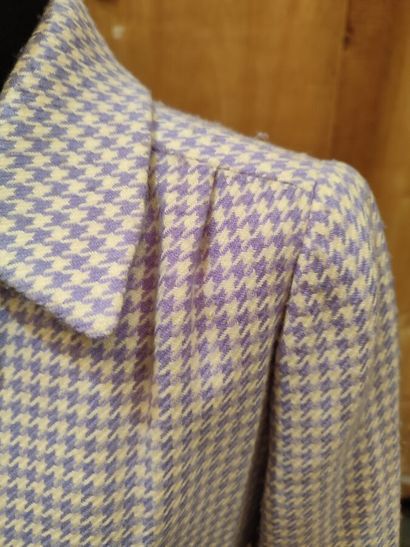 CARVEN
Outfit in white and purple houndstooth...