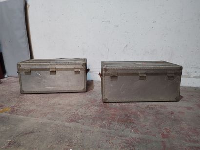Madler Koffer
Set of two embossed aluminum...
