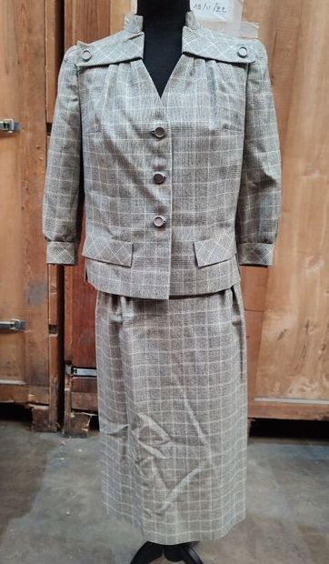 CARVEN
Prince of Wales ensemble with single-breasted...