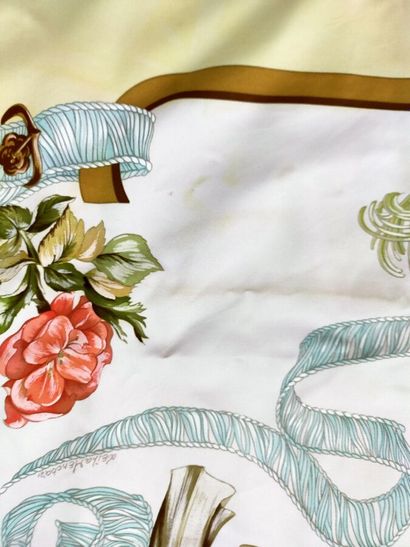 HERMES Paris
Carré 90 in printed silk twill
Les...