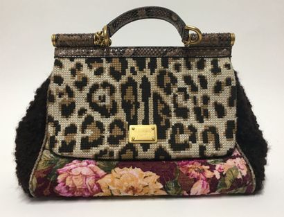 DOLCE & GABANA
Bag in imitation snake, velvet,...