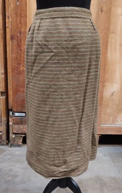 CARVEN
Outfit in brown and khaki striped...
