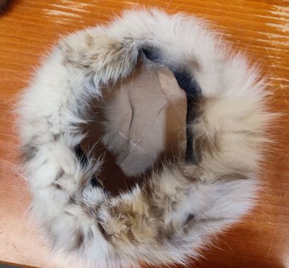 Set of furs including five toques and a shawl
Various...