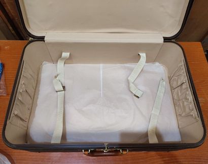 LOUIS VUITTON
Set of two soft suitcases and...