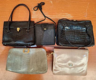 Lot of five handbags
(wear and tear)
