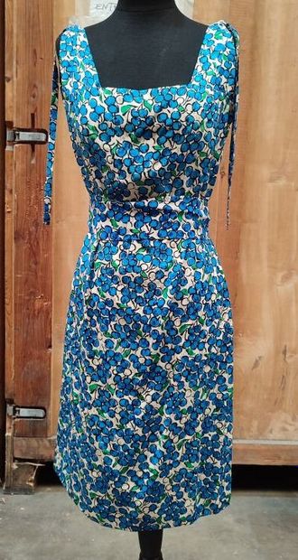 CARVEN 
Strapless dress in silk with blue...