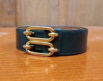 HERMES
Green leather belt, double claw fastening
Length...