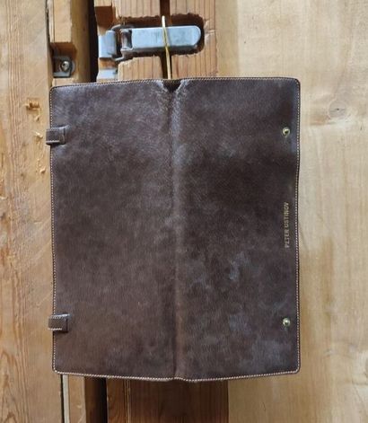 GUCCI
Leather and leatherette travel tie-holder
Marked...