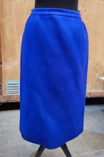 MILA SCHON DUE, Italy
Purple felt ensemble...