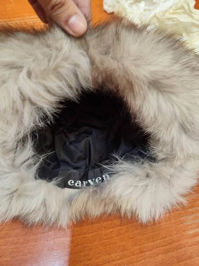 CARVEN
Set of four fur hats
