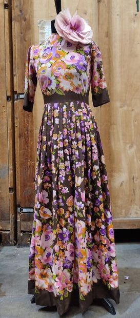 CARVEN
Silk long dress with floral motif...