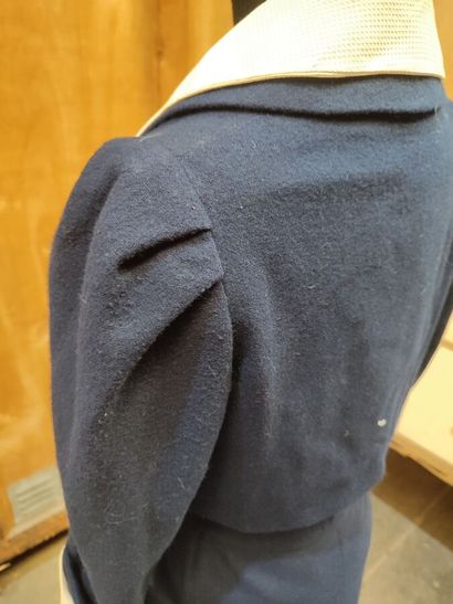 CARVEN
Outfit in navy blue felt with short...