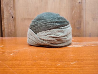 CARVEN
Set of four wool or felt hats
(wear...