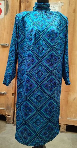 MILA SCHON DUE, Italy
Long-sleeved dress...