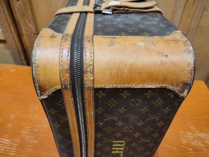 LOUIS VUITTON
Set of two soft suitcases and...