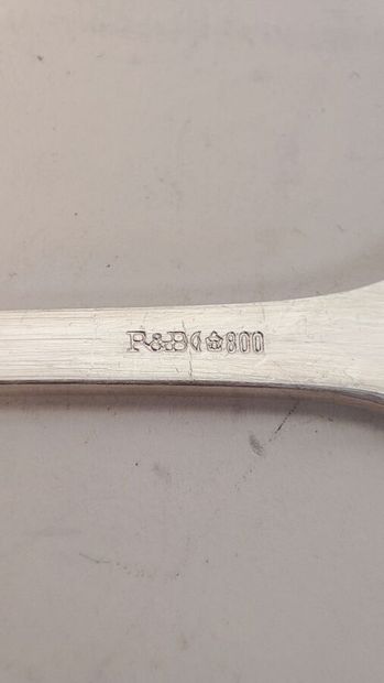 800-thousandths silver dinner service, contoured...