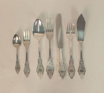 800-thousandths silver dinner service, contoured...