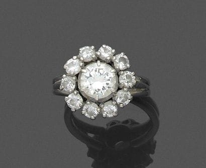 Bague en or gris 750 millièmes et platine...