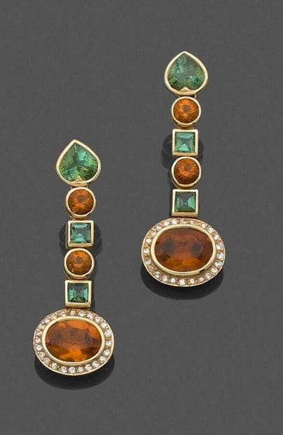 Pair of earrings in 750 thousandths yellow...