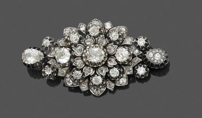 Broche pouvant former pendentif en argent...