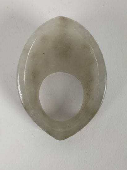 Celadon nephrite jade archer ring decorated...