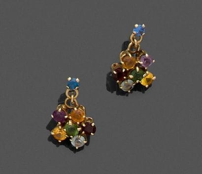 Pair of earrings in yellow gold 750 thousandths,...