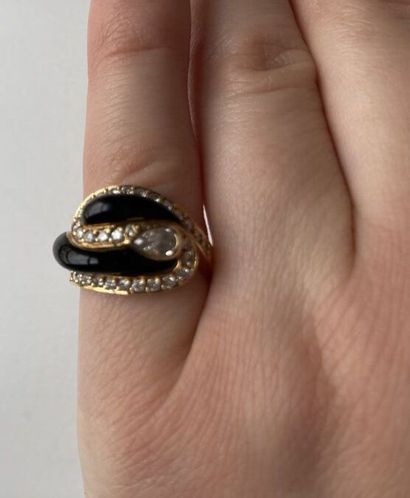 Ring in 750 thousandths yellow gold, the...