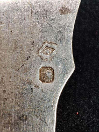Ménagère en argent, modèle à filet et coquille,...