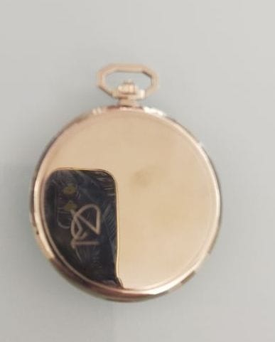 JUVENIA
Soap pocket watch in 750 thousandths...