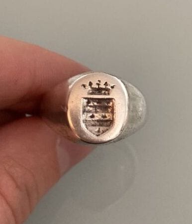 Chevalière in silver
Weight : 8 g