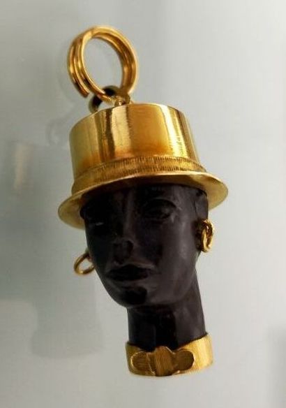 Pendentif en or jaune 750 millièmes figurant...