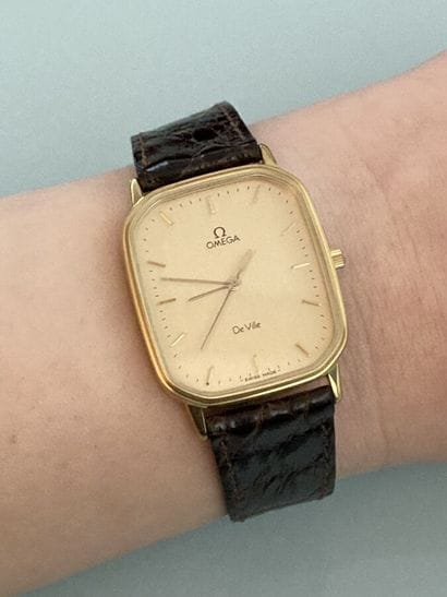 Men's wristwatch in metal, baton hour markers,...