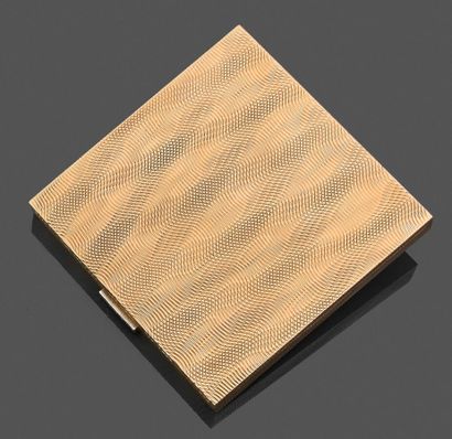 Square poudrier in 750 thousandths yellow...
