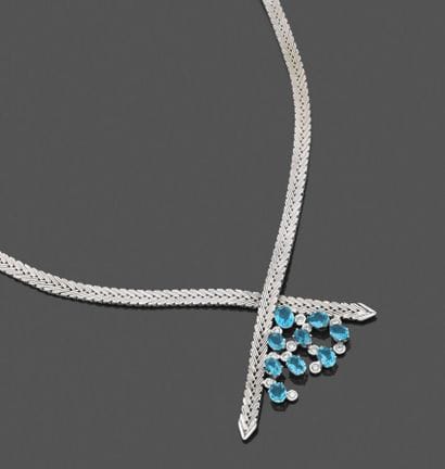 Flexible necklace in 750 thousandths white...