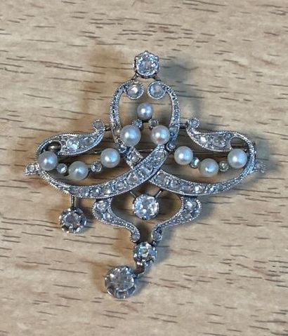 Broche en platine 850 millièmes et or gris...