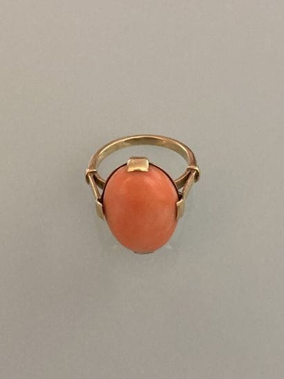 Bague et broche en or jaune 750 millièmes...