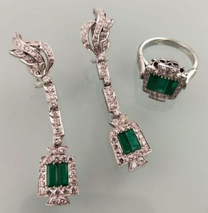 Ring and pair of earrings in 375-millimeter...