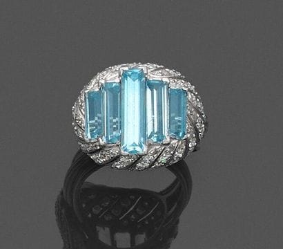 Ring in 850 thousandth platinum gold, the...