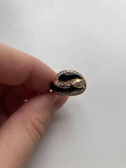 Ring in 750 thousandths yellow gold, the...