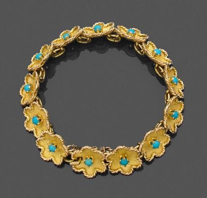 Articulated bracelet in engraved and diamond-patterned...