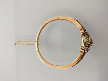 Rigid, opening bracelet in yellow gold 750...
