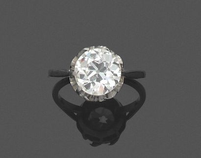 Bague en or gris 750 millièmes et platine...