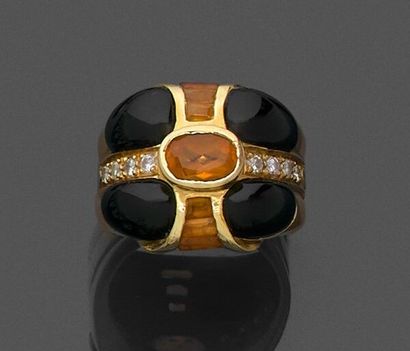 Ring in 750 thousandths yellow gold, the...