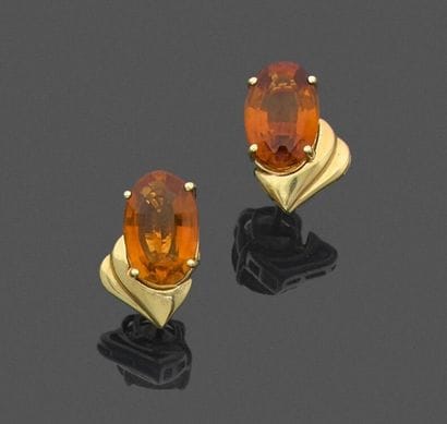 Pair of earrings in 750 thousandths yellow...