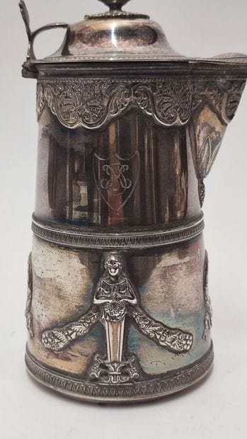 Flat-bottomed, truncated-conical silver 800-mil...