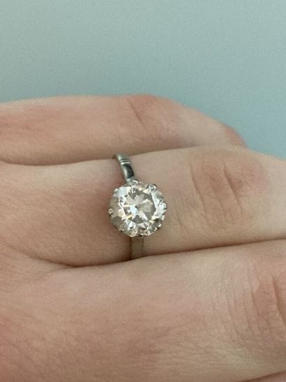 Bague en or gris 750 millièmes et platine...