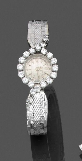 Montre bracelet de dame en or gris 750 millièmes...