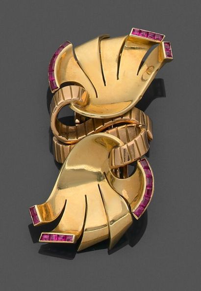 Brooch forming a double lapel clip in 750-thousandths...